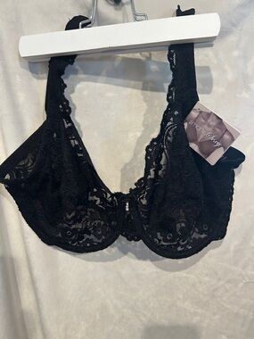 smart & sexy Black Lace Underwire Bra with Scalloped Straps